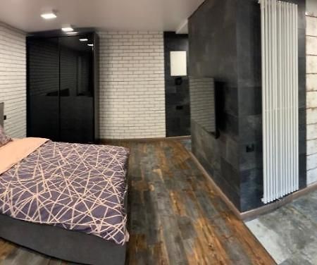 Apartamento Уютная Квартира Возле Метро 23 Августа Jarkov Exterior foto